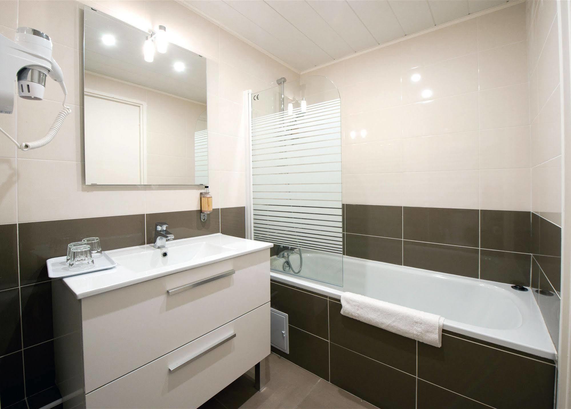 Milton Hotel Neuilly-Plaisance Exterior foto